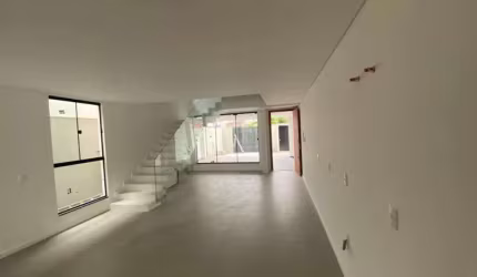Sobrado para Venda em Joinville, Floresta, 3 dormitórios, 3 suítes, 4 banheiros, 2 vagas