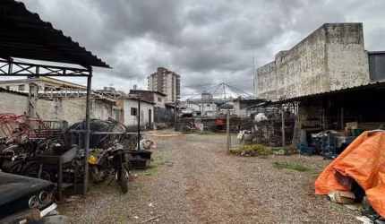 Terreno Comercial à Venda no Centro de Patos de Minas – 947m²