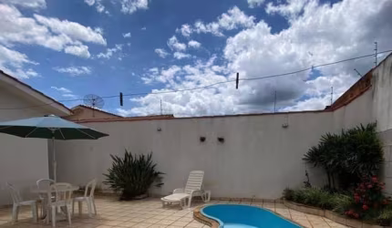 Casa com Piscina à Venda no Novo Horizonte – 3 Quartos e Espaço Gourmet!