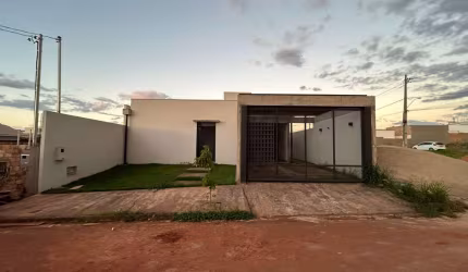 Casa com 3 Quartos e Suíte à Venda – R$ 530 Mil – Aceita Financiamento