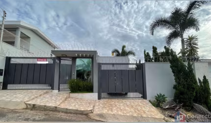 Casa Alto Padrão à Venda no Bairro Valparaíso - Patos de Minas/MG - Conforto e Modernidade
