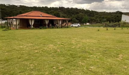 Chácara à Venda em Patos de Minas – 4.239m² com Casa e Pomar