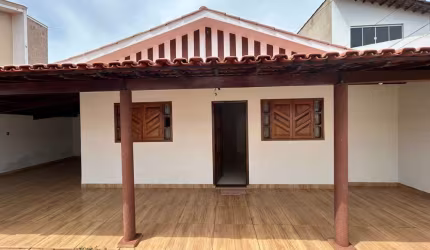 Casa Ventilada e Ampla à Venda no Jardim Panorâmico - 125m² Construídos
