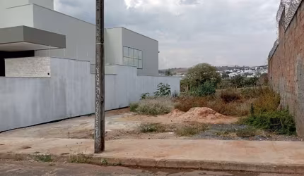 Terreno à Venda no Bairro Alto dos Caiçaras - 360m² em Patos de Minas