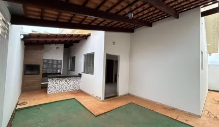 Casa à Venda no Bairro Afonso Queiroz, Patos de Minas - 3 Dormitórios e Espaço Gourmet