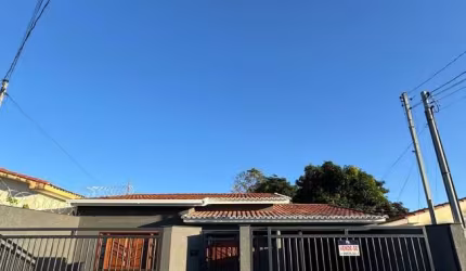 Casa à Venda no Jardim Panorâmico em Patos de Minas – 3 Quartos, Suíte e 132m² por R$ 450 Mil