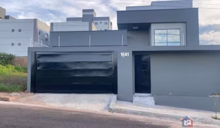 Casa à Venda no Bairro Laranjeiras – 2 Quartos, Garagem Coberta e Terreno de 300m² em Patos de Minas