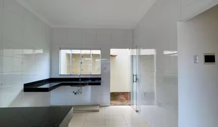 Casa à Venda no Bairro Barreiro em Patos de Minas – 2 Quartos, Ótimo Preço!