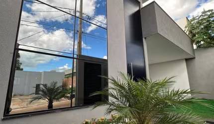 Casa à Venda com Piscina Aquecida – Parque do Sabiá, Patos de Minas-MG