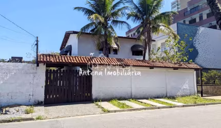 Casa próximo a Praia da Enseada em Guarujá - Cód.: 10992.