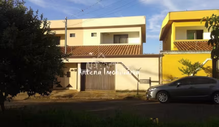 Casa com 04 dormitórios em Uberlândia - Cód.: 11822.