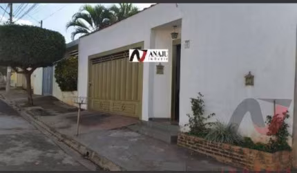 Casa Térrea Padrão (rua) Engenheiro Carlos de Lacerda Chaves, Ribeirão Preto - SP