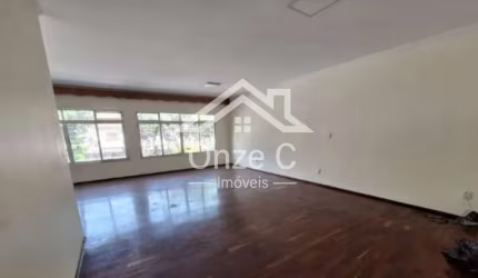CASA ASSOBRADADA COM 4 DORMITÓRIOS E 1 EDÍCULA E 6 VAGAS- À VENDA- JD. VILA GALVÃO- GUARULHOS-SP