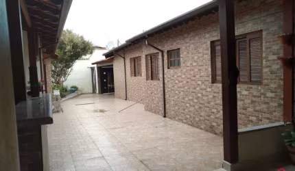 Imperdível casa à venda na Vila Suíssa, Mogi das Cruzes-SP! 3 quartos, 1 suíte, 2 salas, 3 banheiros, 4 vagas de garagem, 140,74 m².