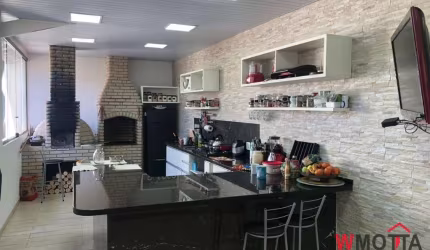 Espetacular casa à venda em Mogi das Cruzes-SP, na Vila Oliveira: 4 quartos, 3 suítes, 3 salas, 5 banheiros, 3 vagas, 366m².