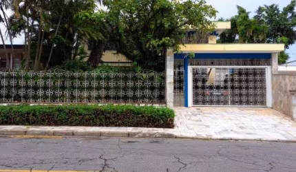 Imperdível oportunidade: Casa à venda em Mogi das Cruzes-SP, Vila Oliveira. 4 quartos, 1 suíte, 3 salas, 3 banheiros, 4 vagas de garagem, 540m².