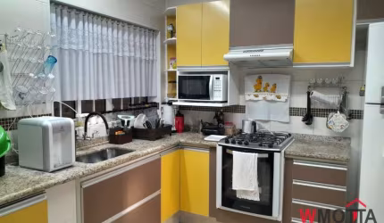 Imperdível! Casa à venda em Mogi das Cruzes-SP, Vila Natal, com 4 quartos, 2 suítes, 2 salas, 4 banheiros e 3 vagas. 168m².