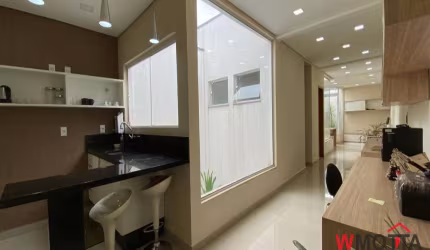 Prédio comercial à venda em Mogi das Cruzes-SP: 3 salas, 4 banheiros, 184m² no Centro!