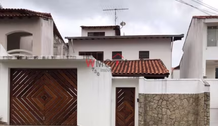 Casa à venda na Vila Oliveira, Mogi das Cruzes-SP: 3 quartos, 3 suítes, 3 salas, 4 banheiros, 4 vagas - 340m². Venha conferir!