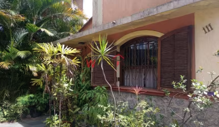 Imperdível oportunidade: Casa comercial à venda em Poá-SP, Centro, 3 quartos, 1 sala, 2 banheiros, 1 vaga de garagem, 125m².