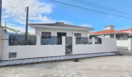 Casa para Venda em Palhoça, Ponte do Imaruim, 4 dormitórios, 1 suíte, 2 banheiros, 3 vagas