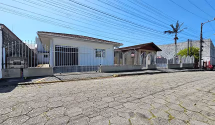 Casa para Venda em São José, Nossa Senhora do Rosário, 6 dormitórios, 1 suíte, 3 banheiros, 2 vagas