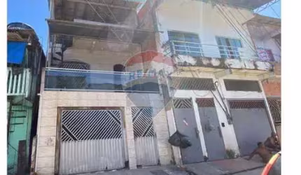 Linda casa com 3 pavimentos, com 200m² - Jurunas