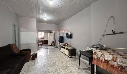 Casa a Venda 3 Quartos Com Piscina