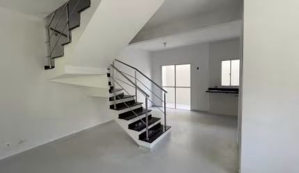 FASE II - casa em construção em condominio com 3 dorms no Jrdim Satélite