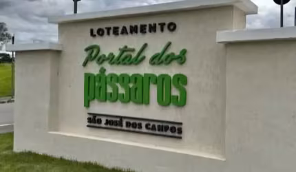 Portal dos Pássaros - Casa Térrea de esquina  à Venda