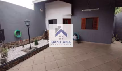 Casa com 2 quartos à venda na Rua Quatro, 73, Piracangaguá (Jardim dos Pássaros), Taubaté por R$ 310.000