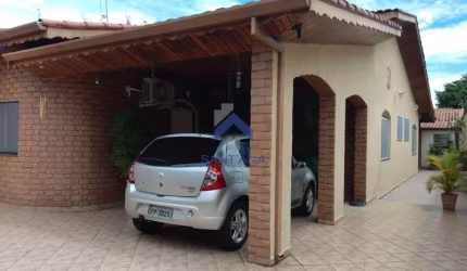 Casa com 3 quartos à venda na Rua Narizinho Arrebitado, 1730, Jardim Gurilândia, Taubaté por R$ 550.000