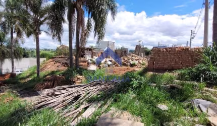 Terreno comercial à venda na Rodovia Oswaldo Cruz, 4800, Centro, Taubaté por R$ 800.000