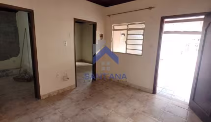 Casa com 2 quartos à venda na Rua Aureliano Coutinho, 96, Vila das Jabuticabeiras, Taubaté por R$ 425.000