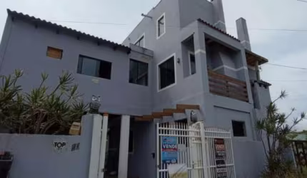 Sobrado próximo ao mar em Mariluz !!