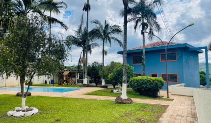 Excelente Chácara com 2 Casas em Mairiporã! Aceita Permuta!