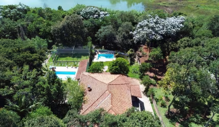 Linda Chácara fazendo Fundo pra Represa em Piracaia- 2.500m² por R$950 mil!