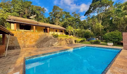 Chácara com 8.000m2 em Atibaia/SP - Condomínio Fechado! Por R$1.499.000!