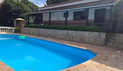 Bela Chácara em Atibaia 3900m²  Analisa entrada  parcelas e carro $ 850mil