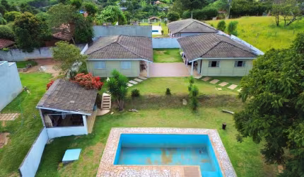 Chácara à venda em Atibaia/SP com 2 casas - Bairro do Tanque, por 780mil!
