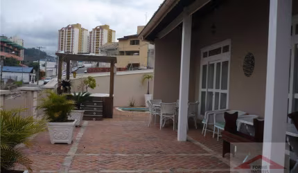 Casa com 4 dormitórios à venda, 350 m² por R$ 2.500.000,00 - Jardim Paulista I - Jundiaí/SP
