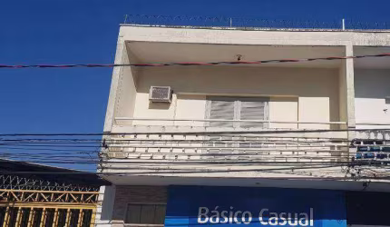 Casa comercial (parte superior de loja) já adaptada para escritório/clinica  para alugar por R$ 2.600,00 com  130 m² no Centro de Jundiaí.