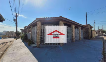 Casa térrea com 3 quartos, sendo 1 suíte - Edícula - à venda, 270 m² por R$ 1.540.000 - Retiro - Jundiaí/SP