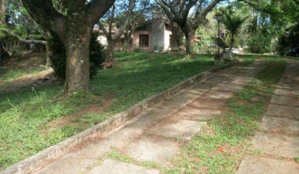 Casa térrea de 220 m² com 3 quartos sendo 1 suíte à venda por R$ 3.350.000,00 no Condomínio Chácara Malota, em Jundiaí/SP.