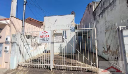Casa com 2 quartos para alugar, 136 m² por R$ 2.850/mês - Vila Vianelo - Jundiaí/SP