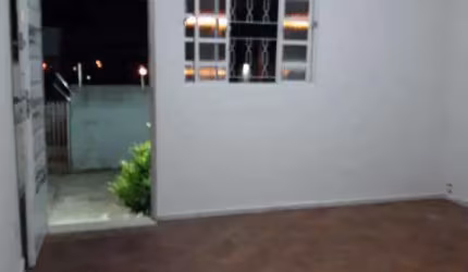 Casa com 1 dormitório - venda por R$ 640.000,00 ou aluguel por R$ 1.600,00/mês - Jardim Satélite - São José dos Campos/SP