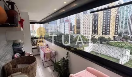 Apartamento para alugar com duas suítes no Caminho das Árvores