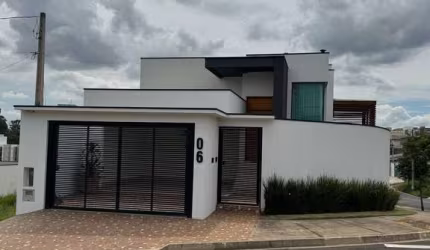 CASA À VENDA TOTALMENTE MOBILIADA NO JD. IBIRAPUERA EM CAMPINAS-SP