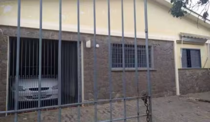 Casa térrea com edícula, perto do Shopping Prado, no Jardim das Oliveiras em Campinas