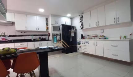 Casa com 3 dormitórios à venda, 164 m² por R$ 1.000.000,00 - Vila Rio Branco - Jundiaí/SP